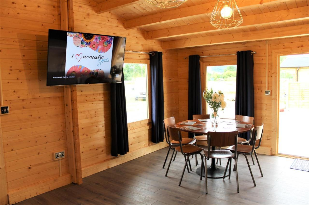 Stunning 5-Bed Cabin In Ashton Under Hill Έβεσαμ Εξωτερικό φωτογραφία
